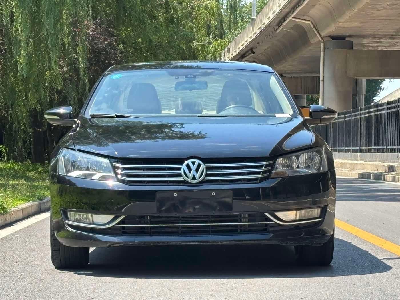 2011 Volkswagen Passat Black, 130,000 km, China export – photo 2