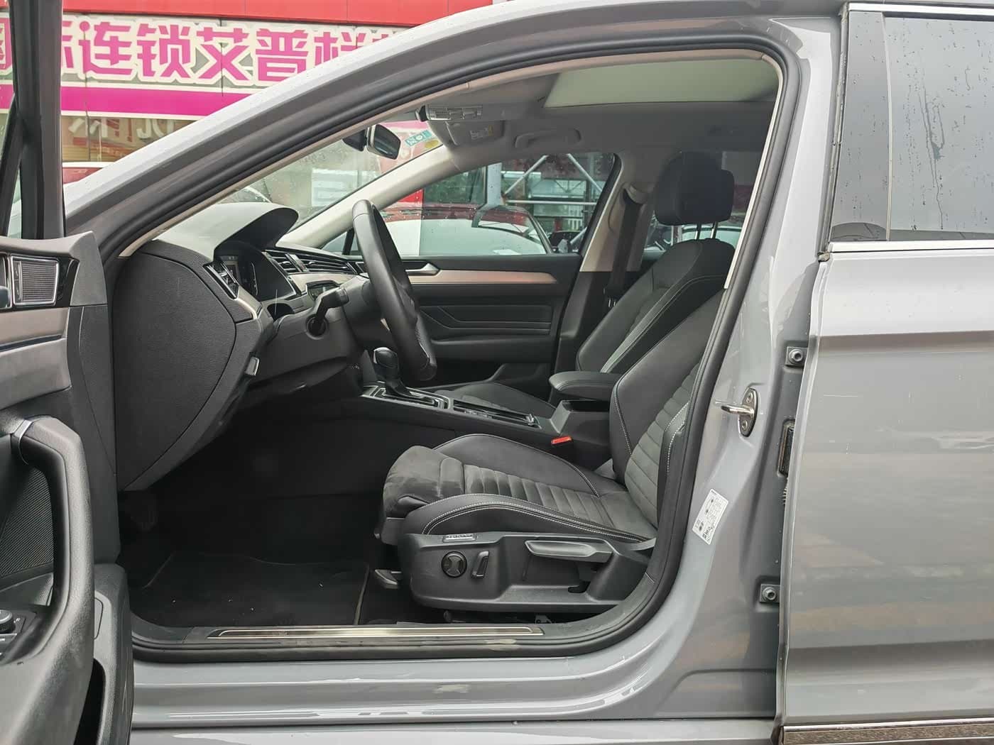 2021 Volkswagen Weilan 银灰色, 18,000 km, China export – photo 4