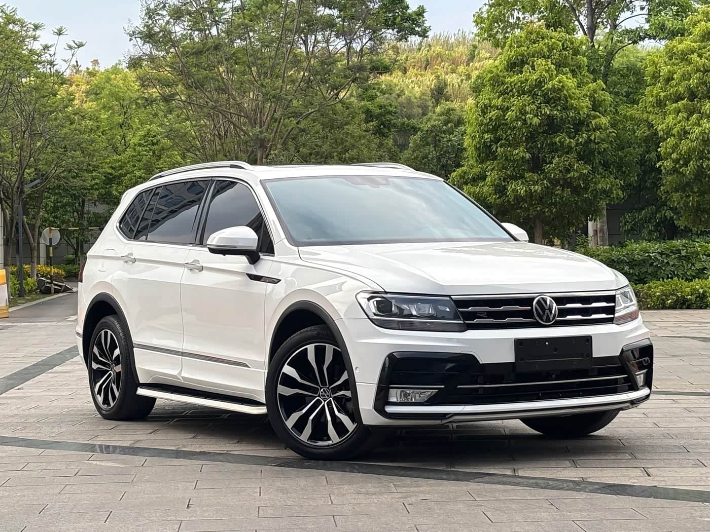 2020 Volkswagen Tiguan L White, 60,000 km, China export – photo 3