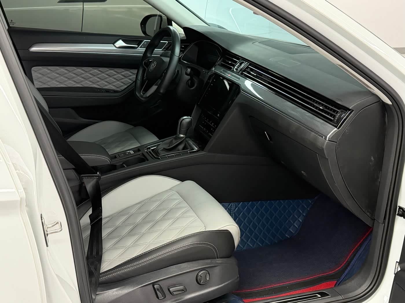 2022 Volkswagen Magotan White, 40,000 km, China export – photo 6
