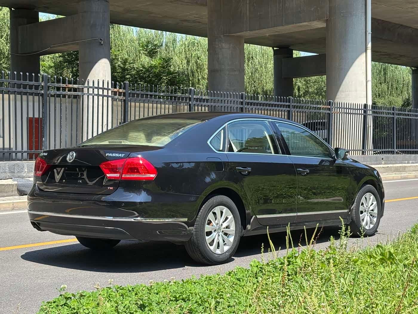 2011 Volkswagen Passat Black, 130,000 km, China export – photo 6