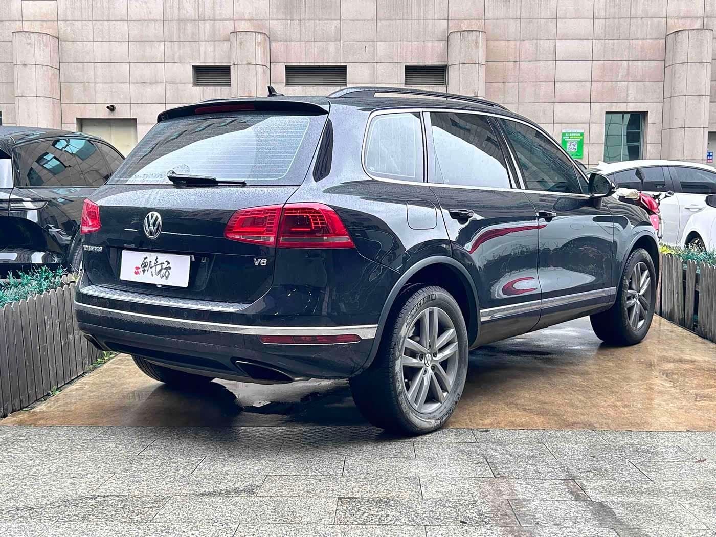 2017 Volkswagen Touareg Black, 84,000 km, China export – photo 3