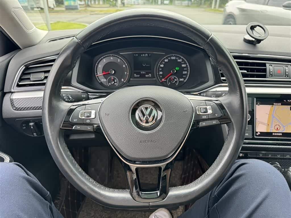 2018 Volkswagen Lamando White, 43,300 km, China export – photo 4