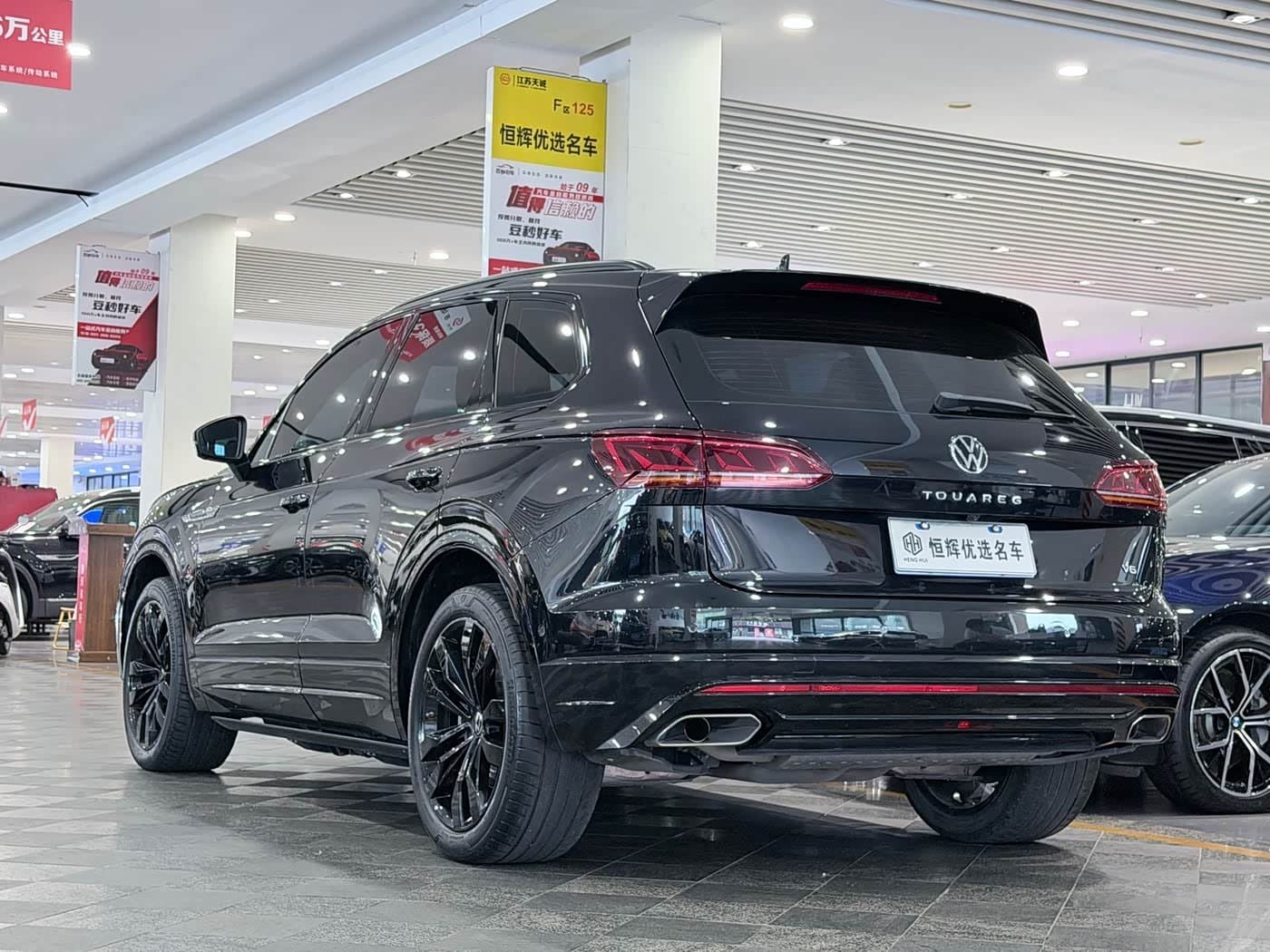 2021 Volkswagen Touareg Black, 57,000 km, China export – photo 4