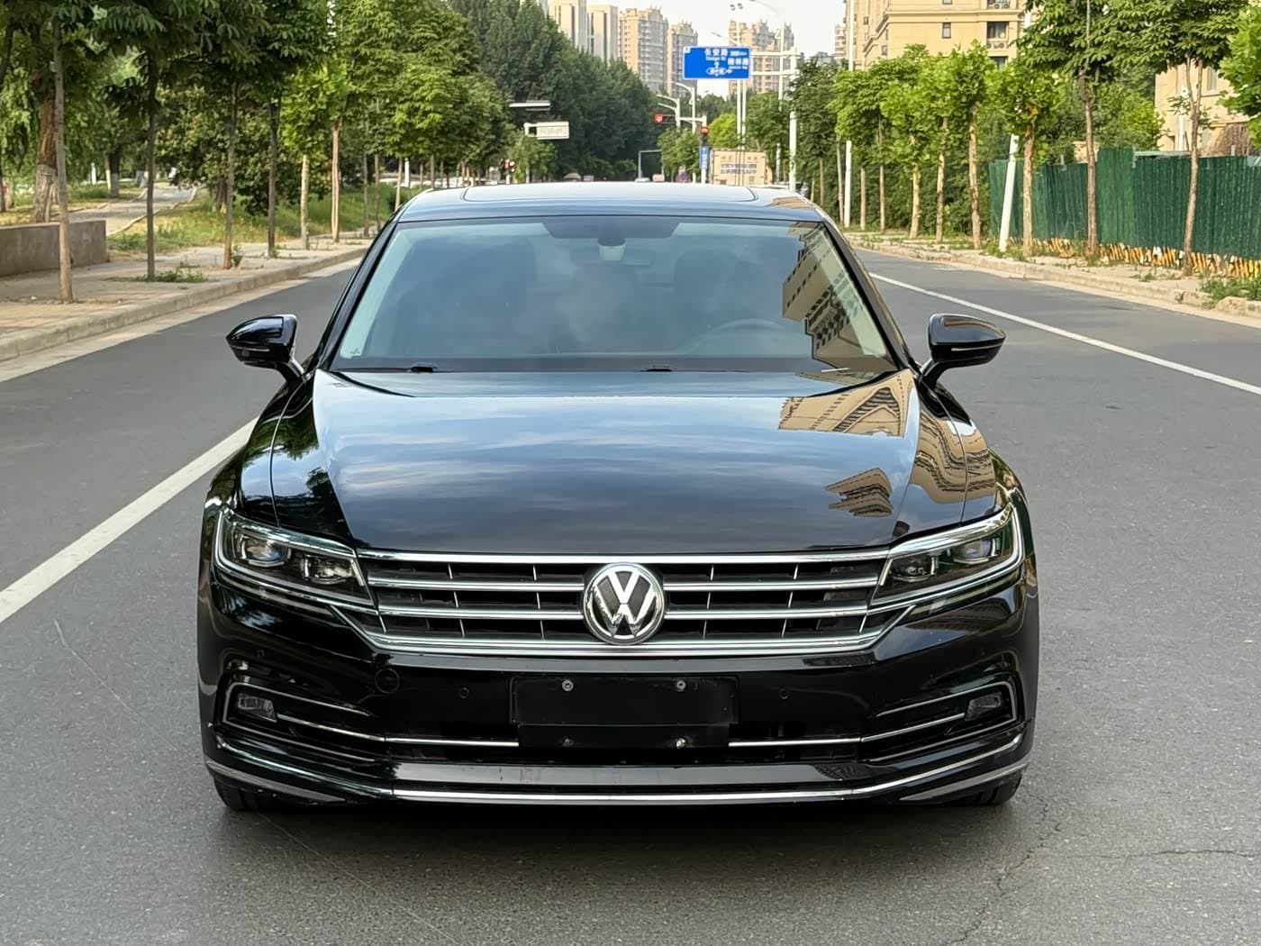 2016 Volkswagen Phideon Black, 82,000 km, China export – photo 2