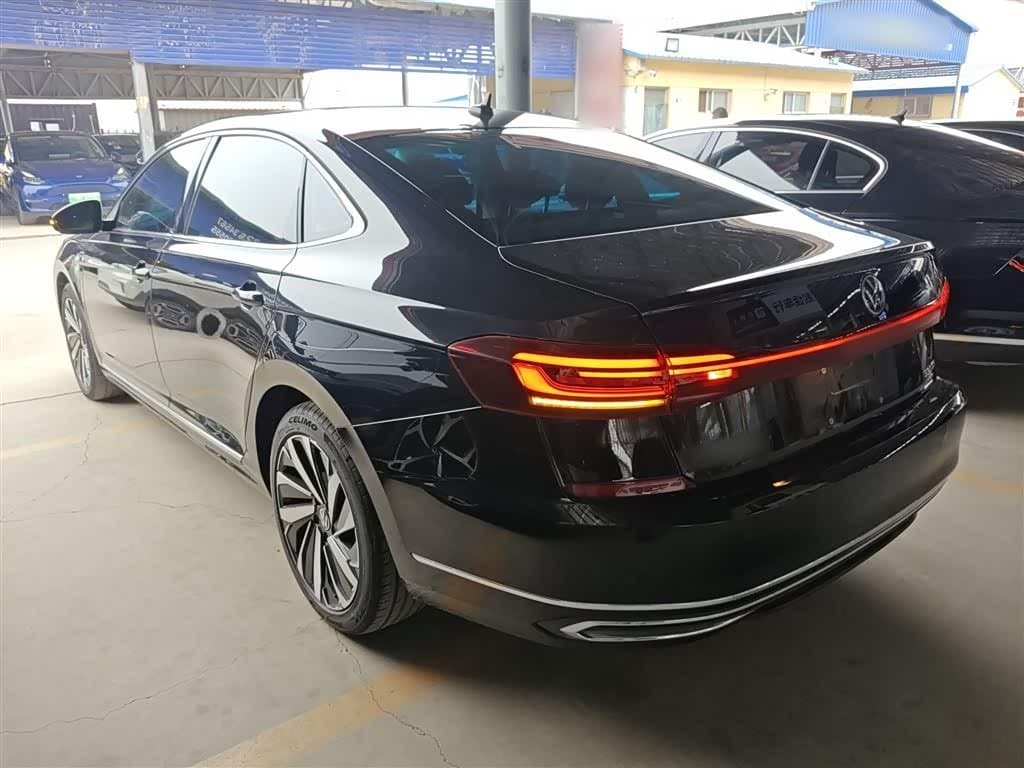 2023 Volkswagen Passat Black, 53,400 km, China export – photo 5