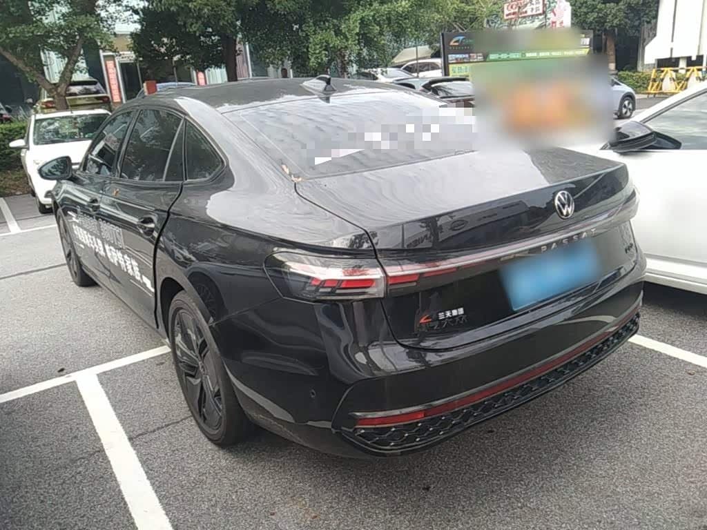 2024 Volkswagen Passat Black, 2,400 km, China export – photo 5
