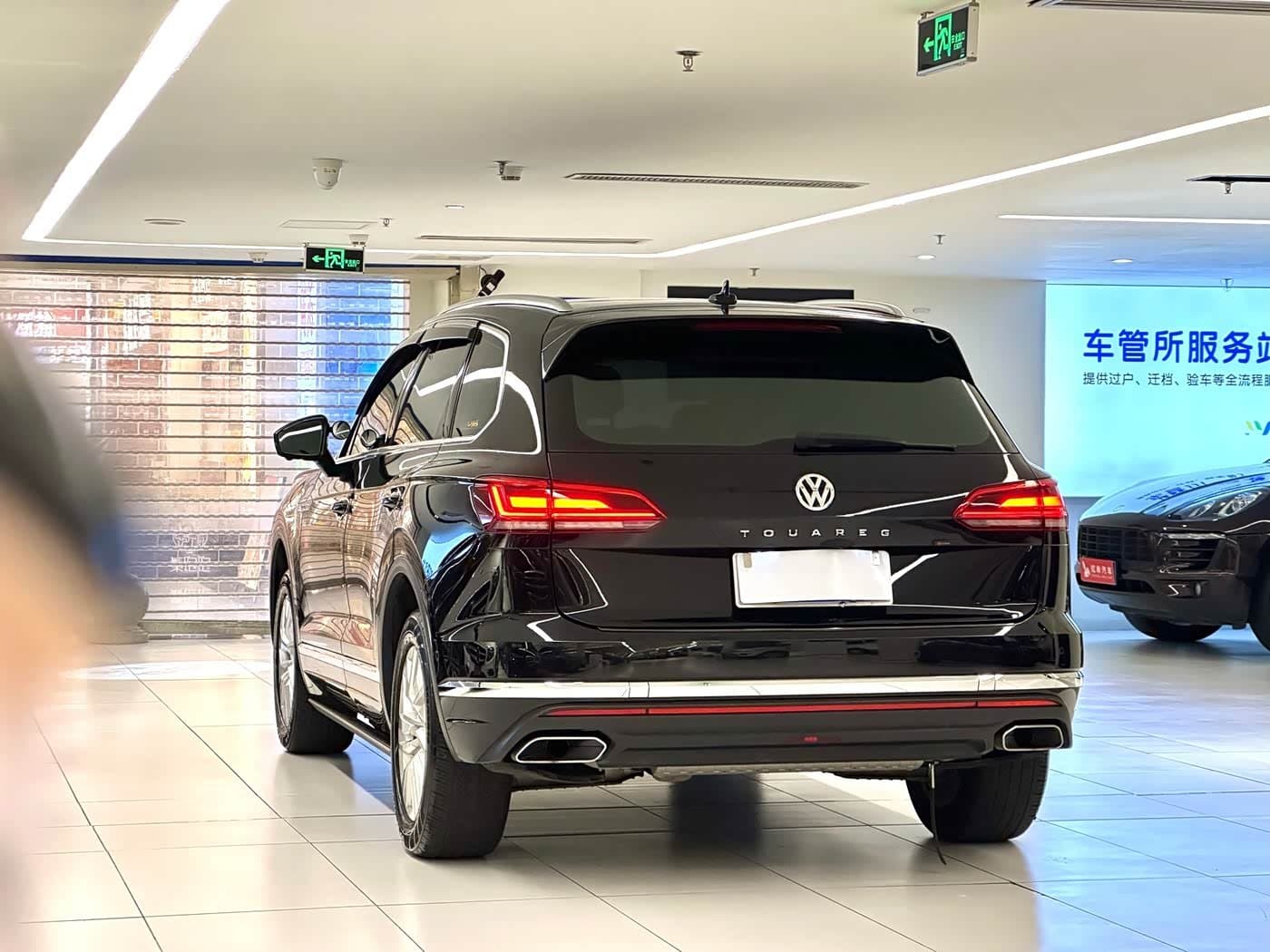 2019 Volkswagen Touareg Black, 70,000 km, China export – photo 5