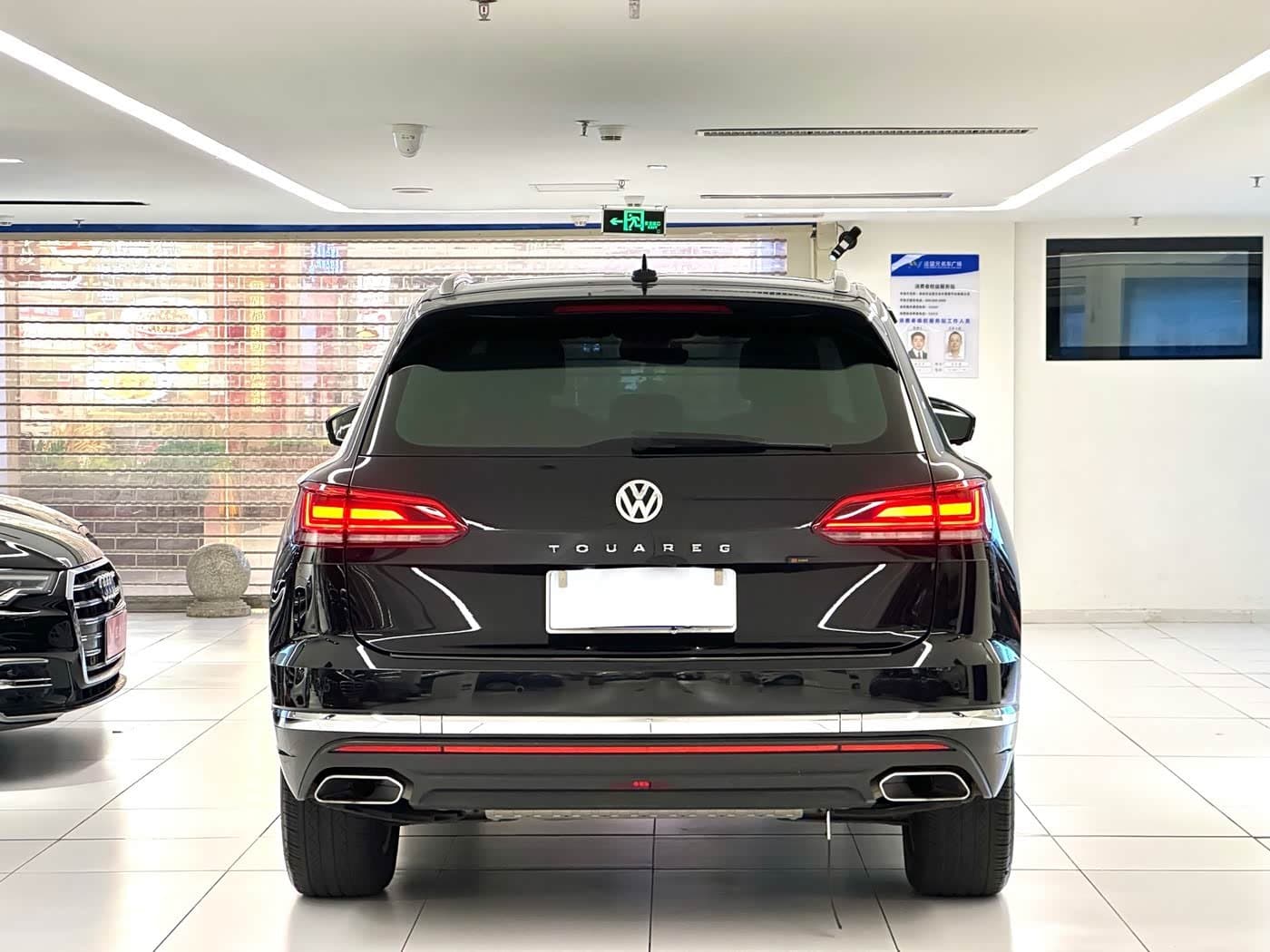 2019 Volkswagen Touareg Black, 70,000 km, China export – photo 6