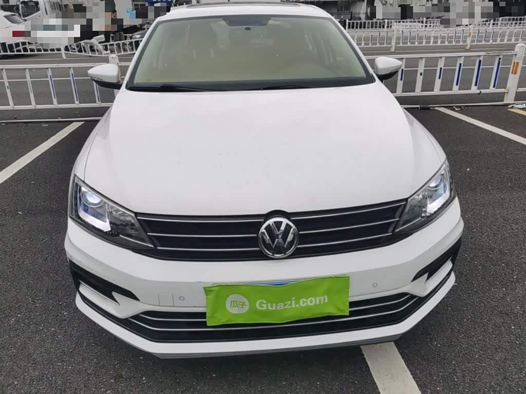 2017 Volkswagen Sagitar White, 69,600 km, China export – photo 3