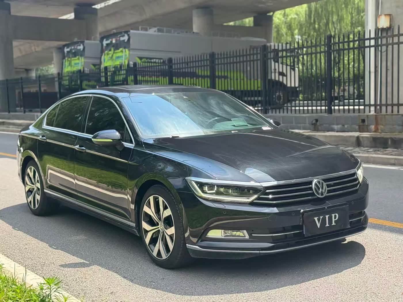 2016 Volkswagen Magotan Black, 97,000 km, China export – photo 3