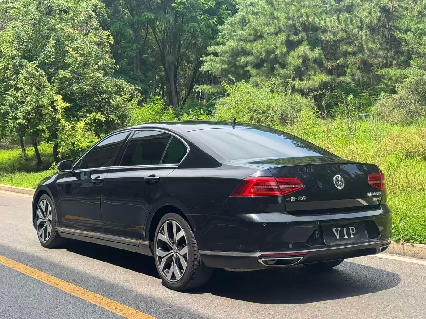 2016 Volkswagen Magotan Black, 97,000 km, China export – photo 4