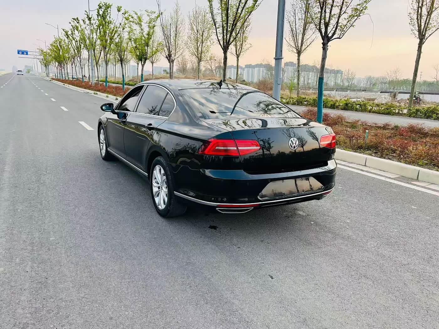 2019 Volkswagen Magotan Black, 70,000 km, China export – photo 7