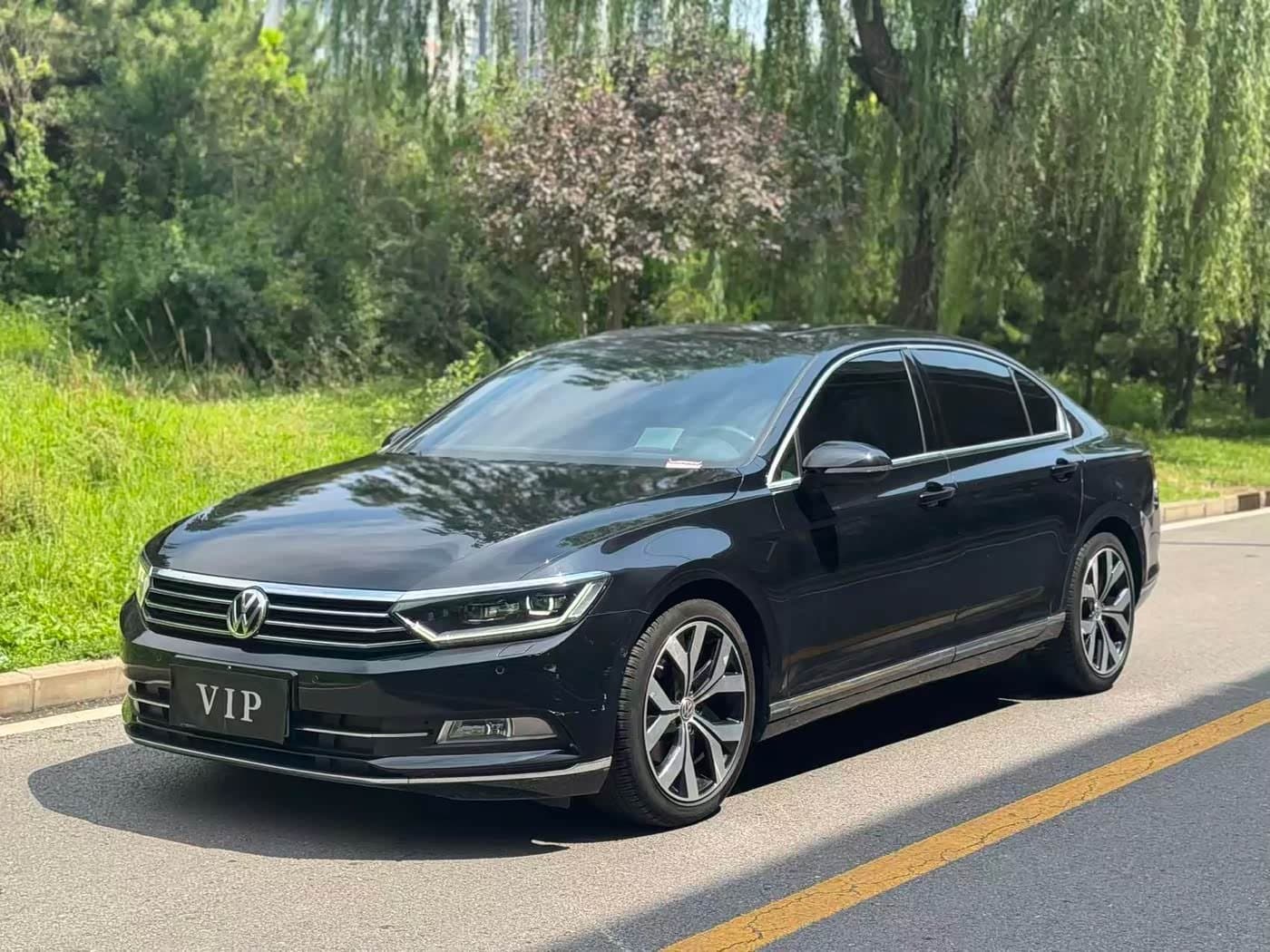 2016 Volkswagen Magotan Black, 97,000 km, China export – photo 1