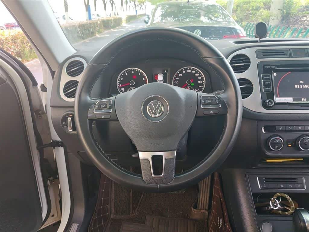 2014 Volkswagen Tiguan White, 105,900 km, China export – photo 3