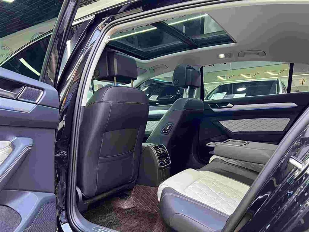 2022 Volkswagen Magotan Black, 30,000 km, China export – photo 6