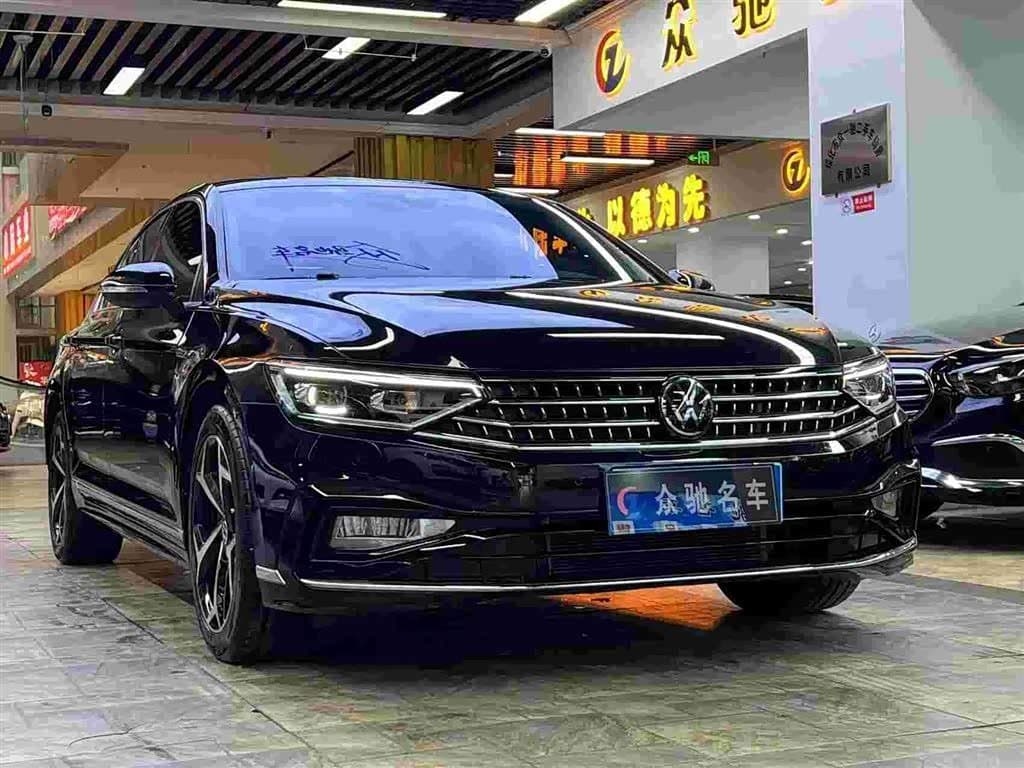 2022 Volkswagen Magotan Black, 30,000 km, China export – photo 1