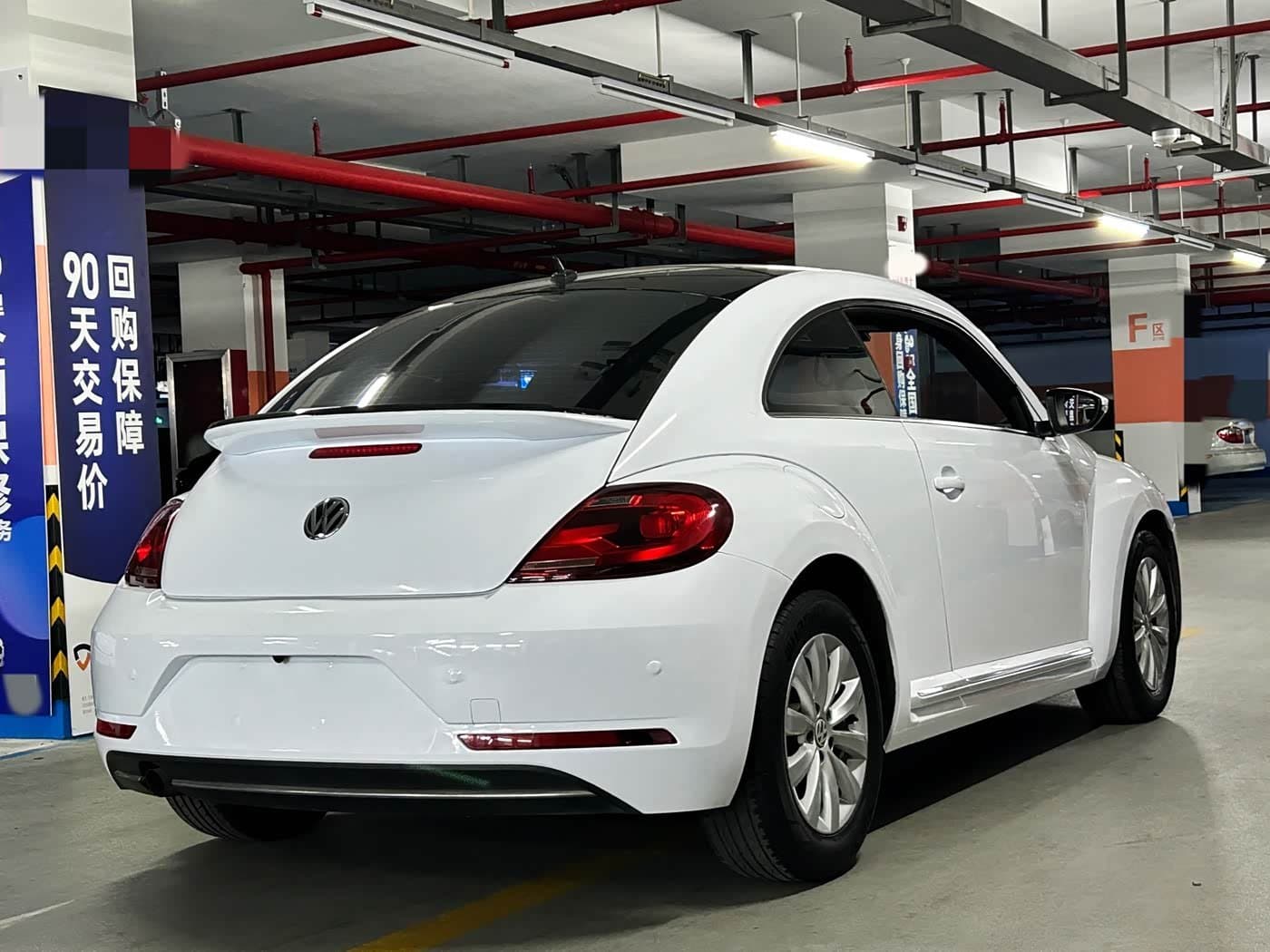 2016 Volkswagen Beetle Red, 90,000 km, China export – photo 4