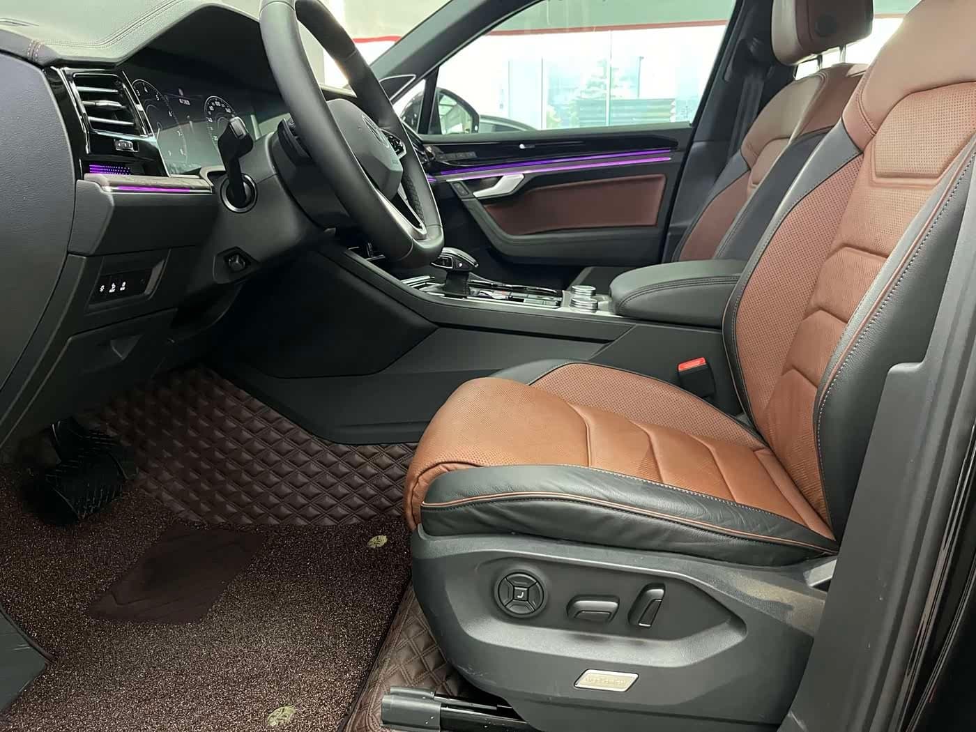 2022 Volkswagen Touareg Black, 26,000 km, China export – photo 7