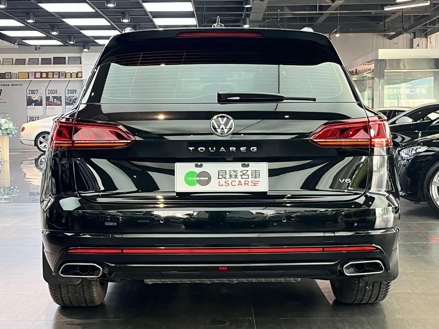 2022 Volkswagen Touareg Black, 26,000 km, China export – photo 5