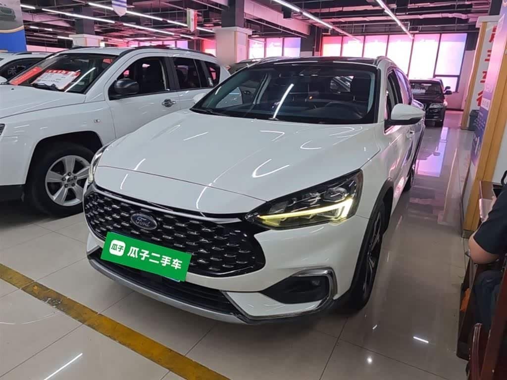 2020 Ford Focus White, 64,200 km, China export – photo 1