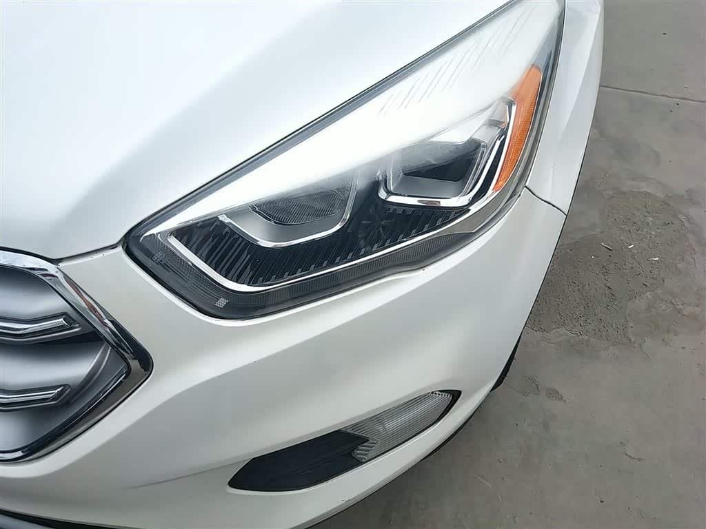 2016 Ford Kuga White, 105,500 km, China export – photo 3