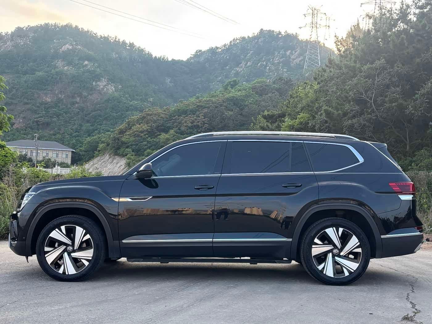 2022 Volkswagen Teramont Black, 50,000 km, China export – photo 4