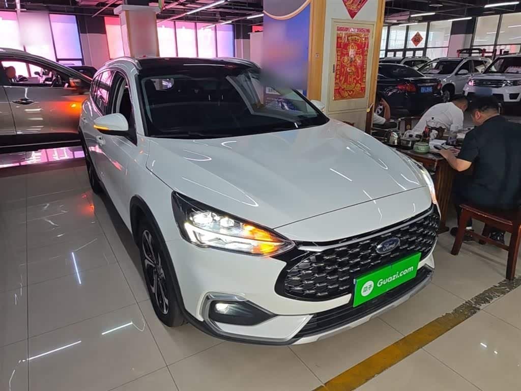 2020 Ford Focus White, 64,200 km, China export – photo 4