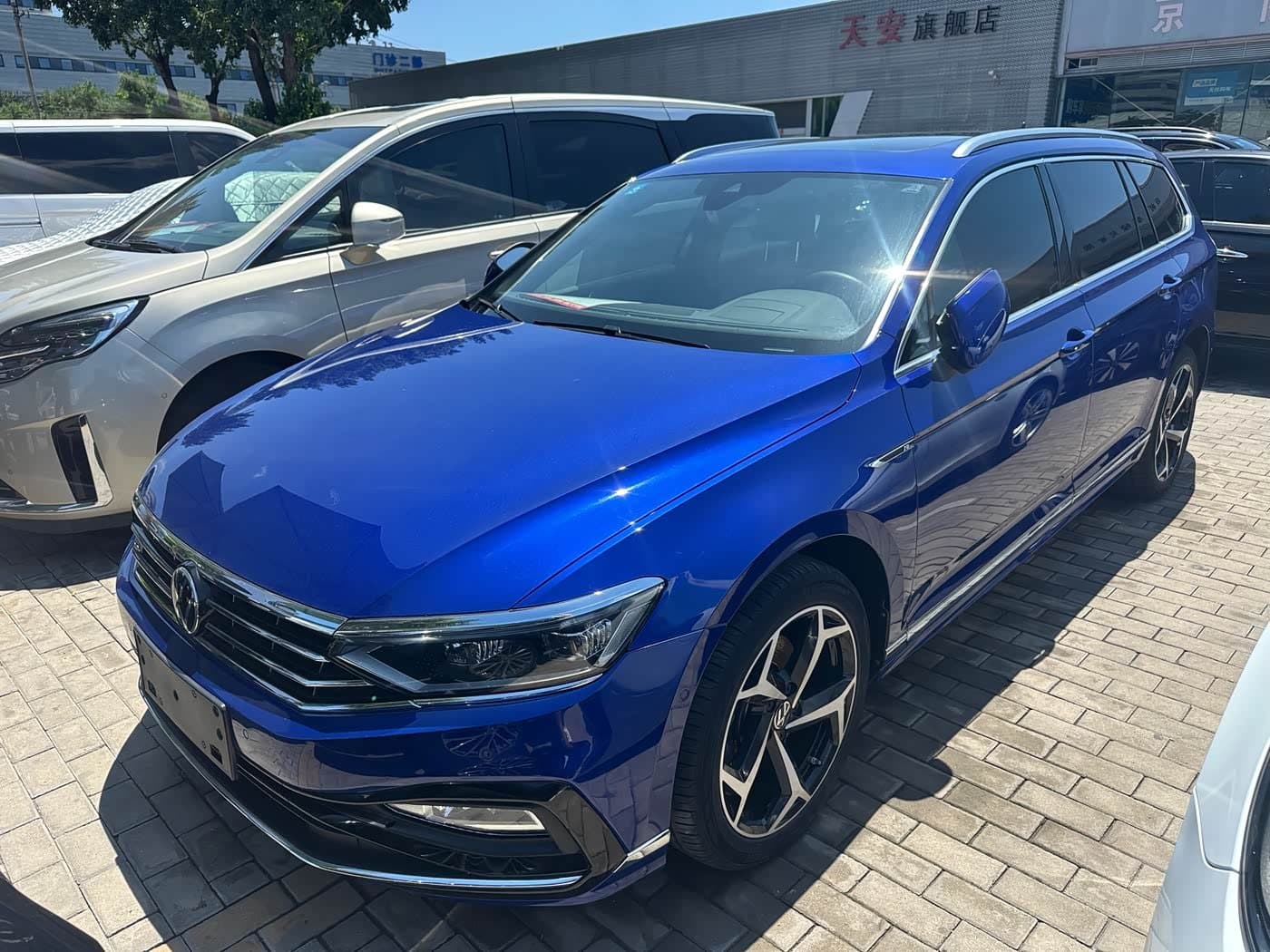 2021 Volkswagen Weilan Blue, 21,000 km, China export – photo 1