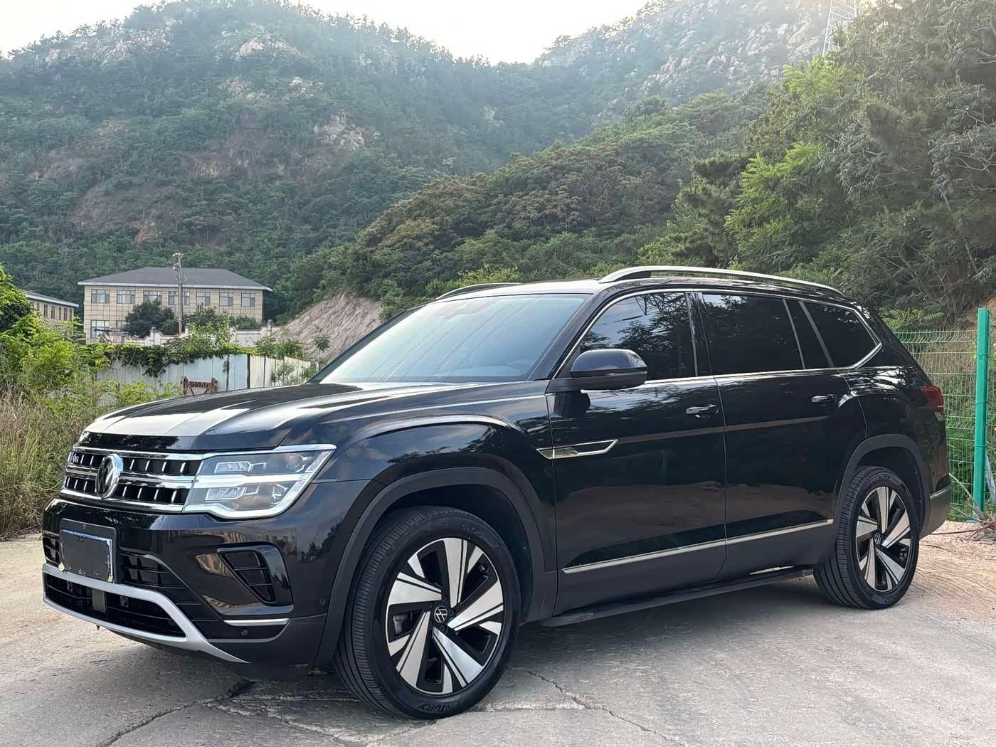 2022 Volkswagen Teramont Black, 50,000 km, China export – photo 1