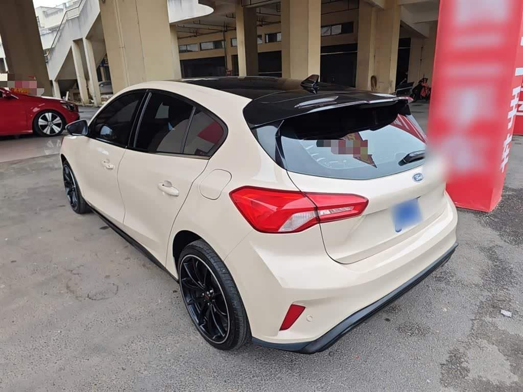 2018 Ford Focus Yellow, 111,800 km, China export – photo 5