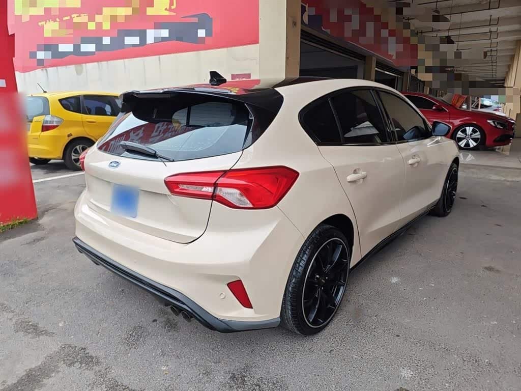 2018 Ford Focus Yellow, 111,800 km, China export – photo 7