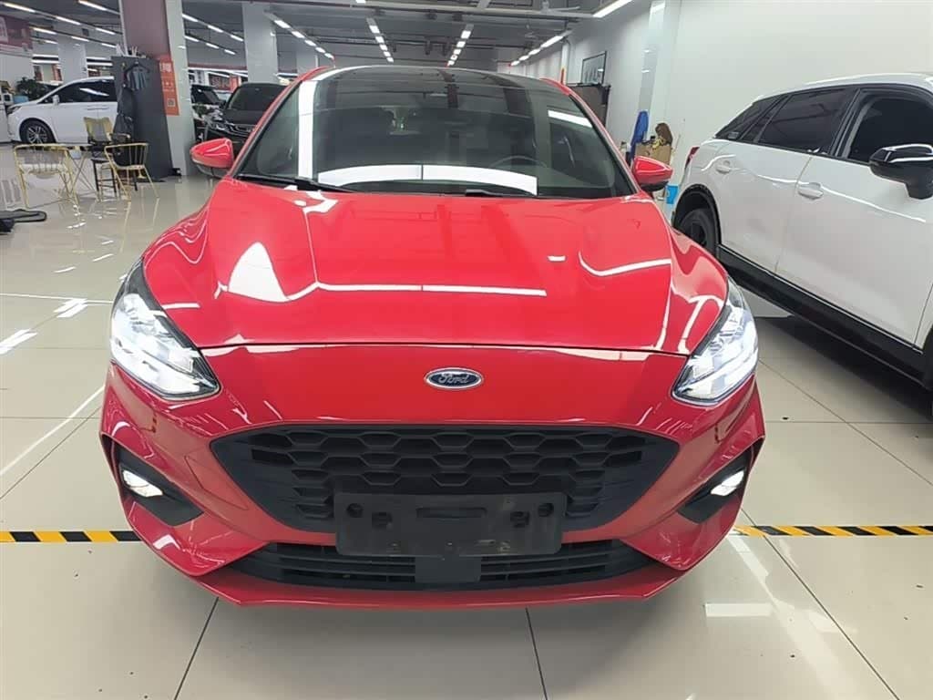 2019 Ford Focus Red, 120,300 km, China export – photo 3