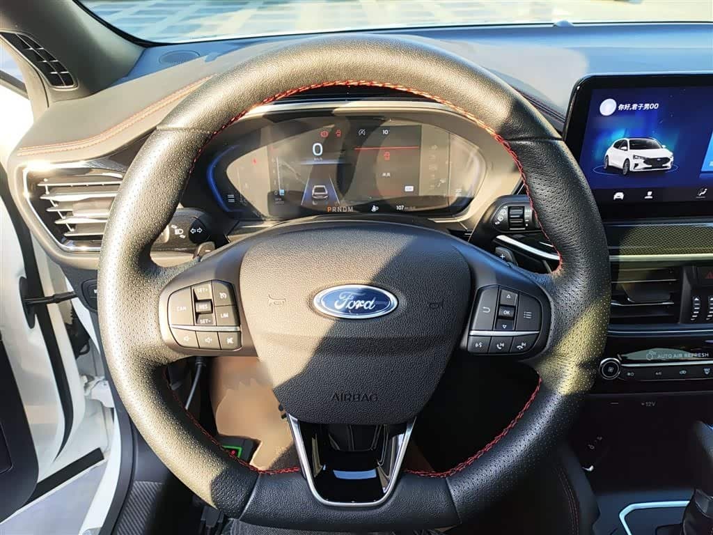 2022 Ford Focus White, 10,900 km, China export – photo 3