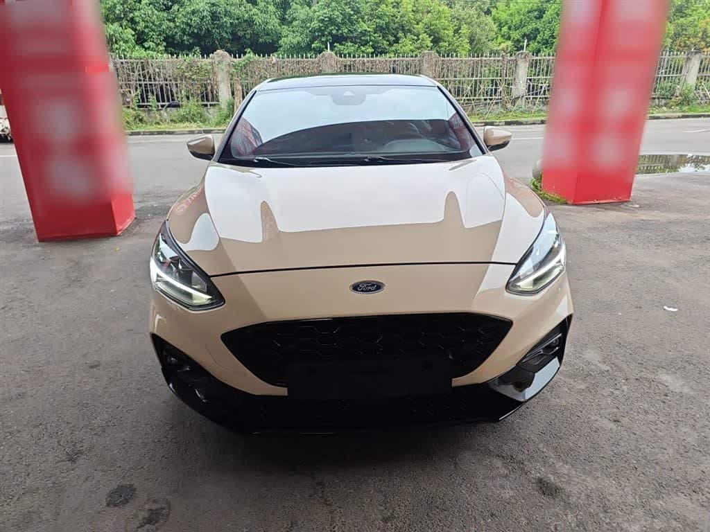 2018 Ford Focus Yellow, 111,800 km, China export – photo 3