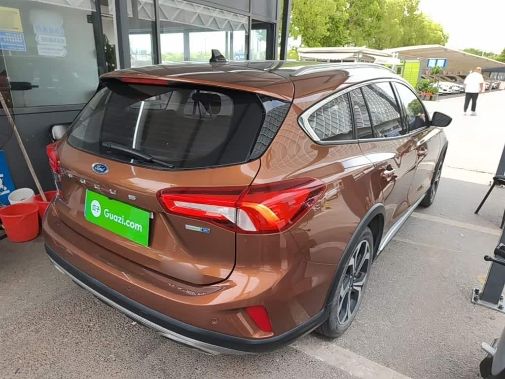 2020 Ford Focus Champagne, 22,700 km, China export – photo 7