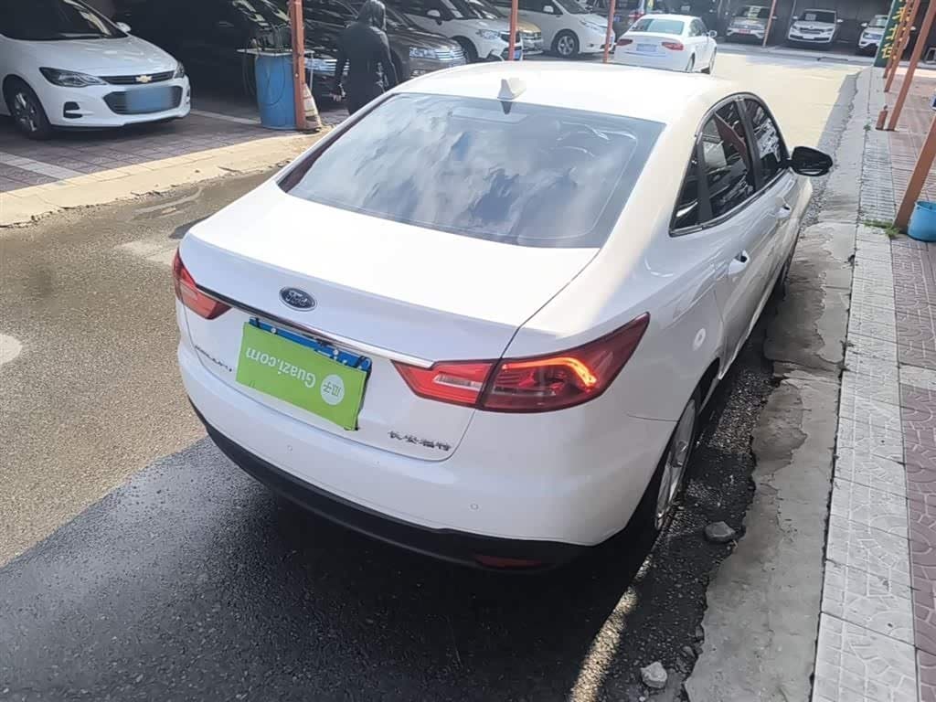 2019 Ford Escort White, 84,200 km, China export – photo 7