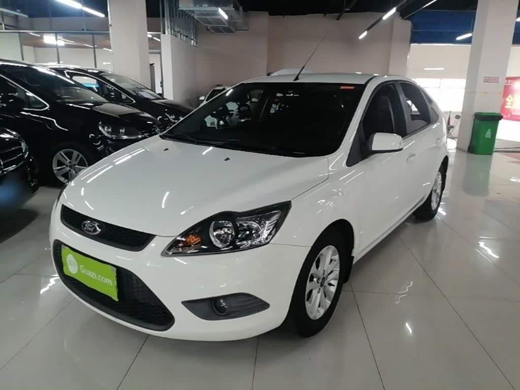 2013 Ford Focus White, 38,300 km, China export – photo 2