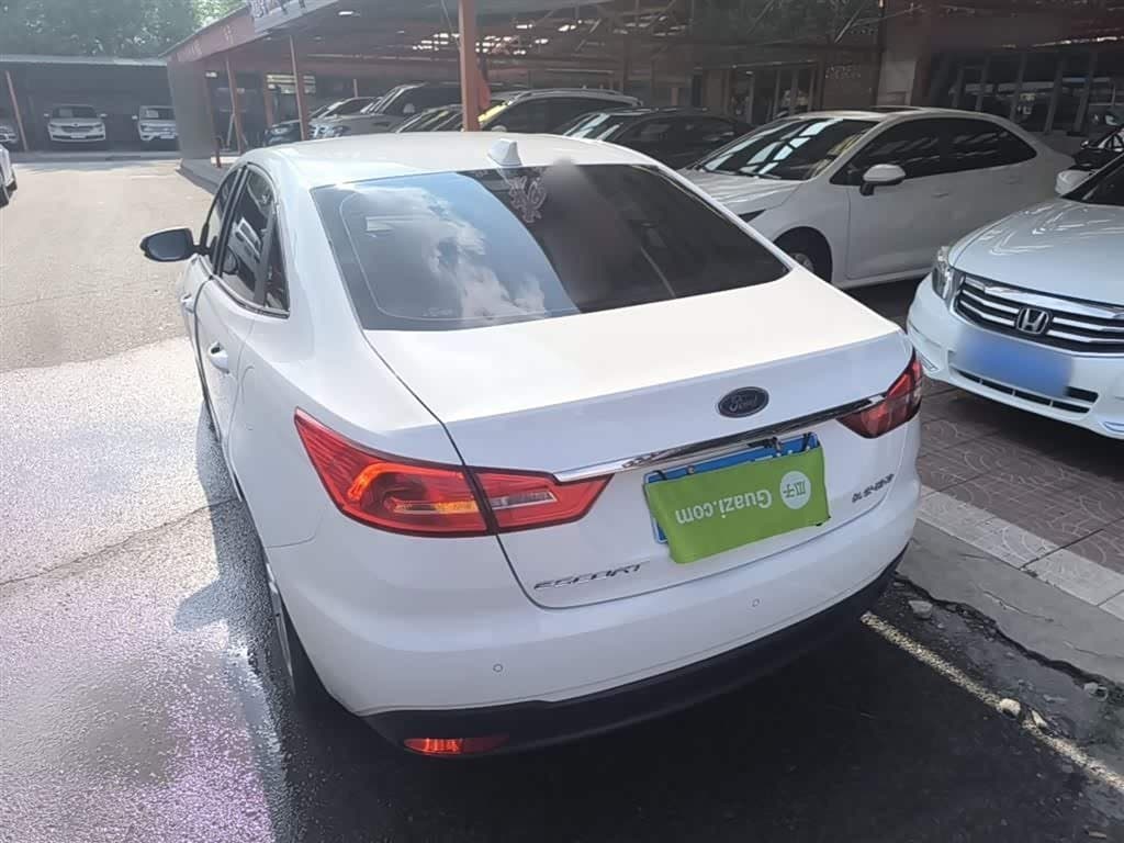 2019 Ford Escort White, 84,200 km, China export – photo 5