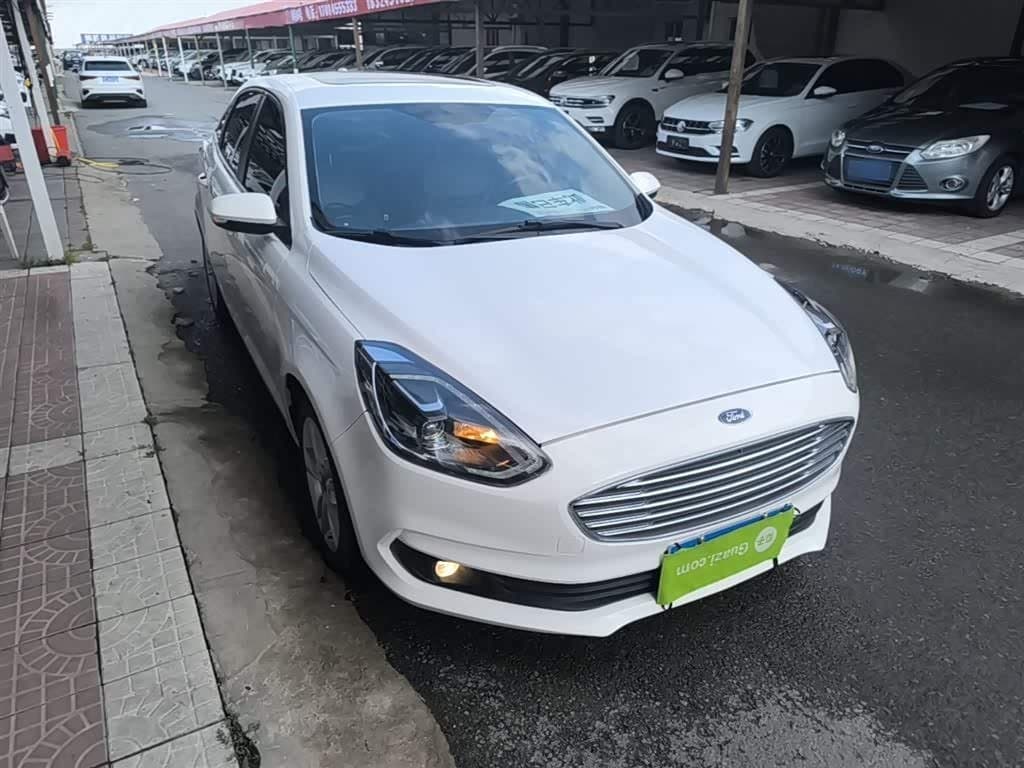 2019 Ford Escort White, 84,200 km, China export – photo 4