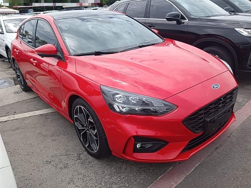 2019 Ford Focus Red, 69,200 km, China export – photo 4