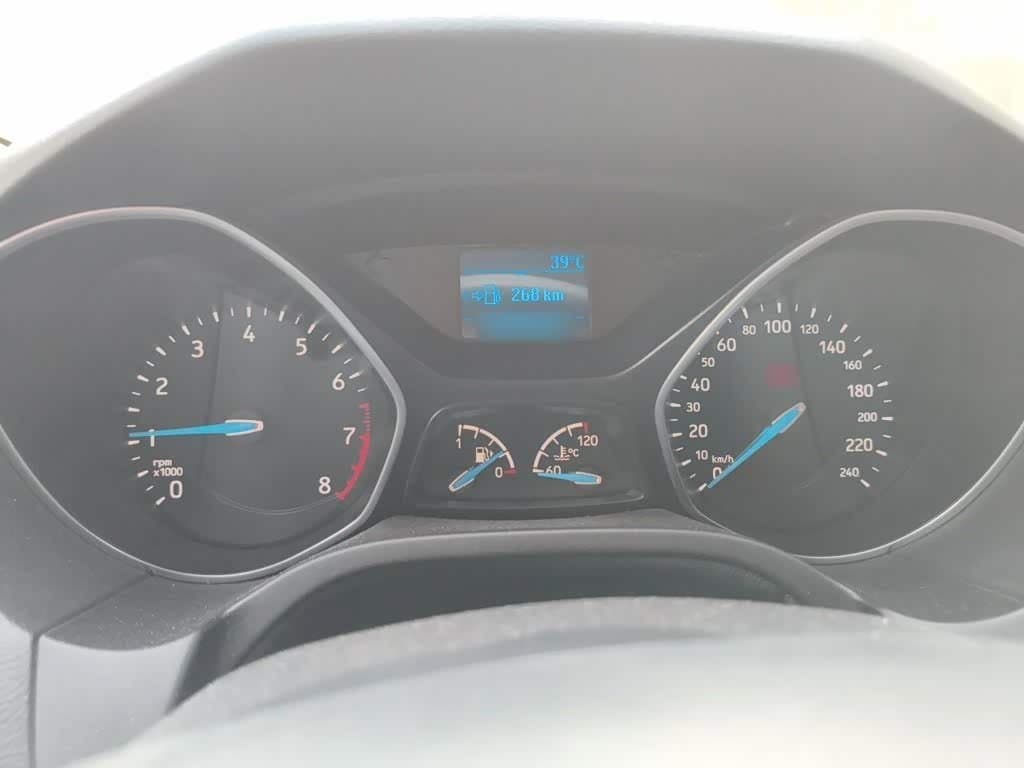 2017 Ford Focus White, 28,800 km, China export – photo 4