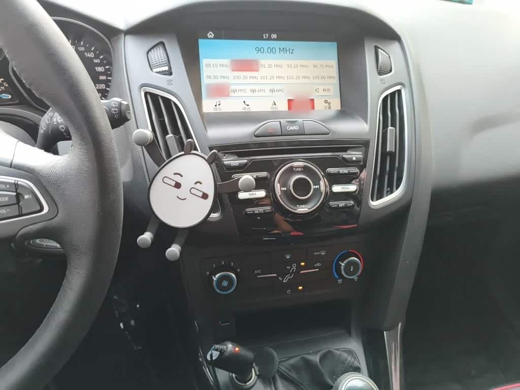 2017 Ford Focus White, 28,800 km, China export – photo 6