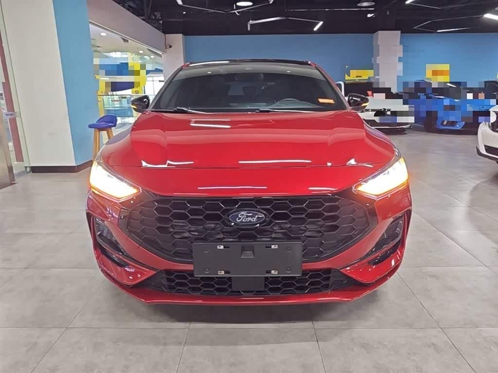 2022 Ford Focus Red, 62,200 km, China export – photo 3