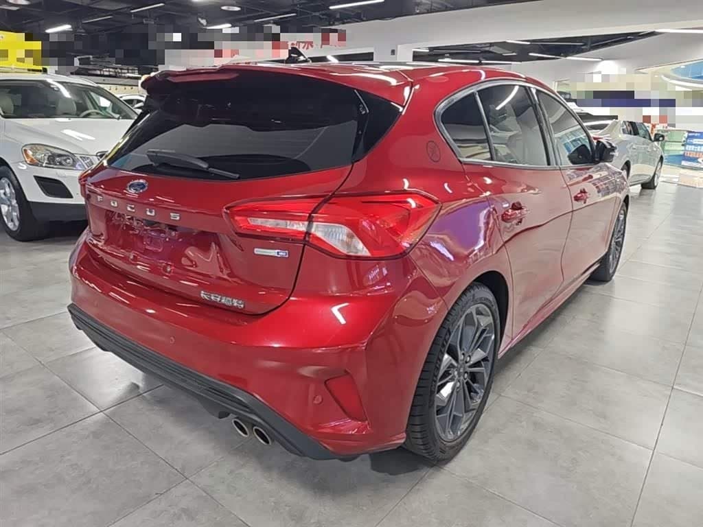 2022 Ford Focus Red, 62,200 km, China export – photo 7
