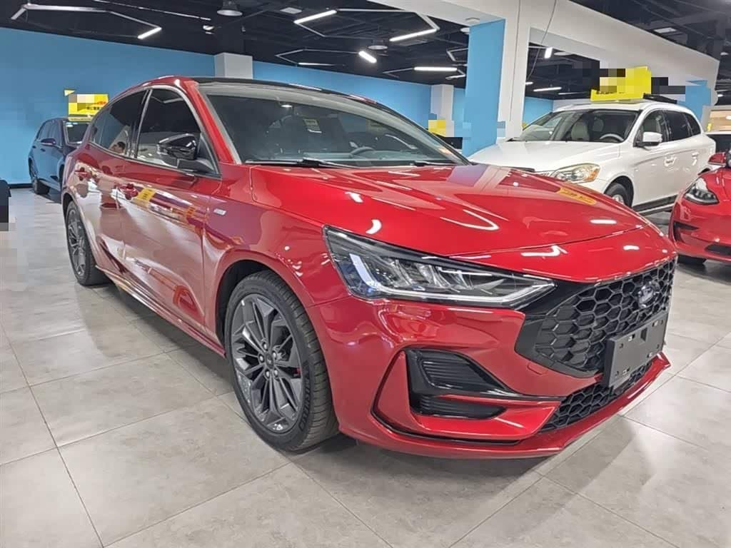 2022 Ford Focus Red, 62,200 km, China export – photo 4