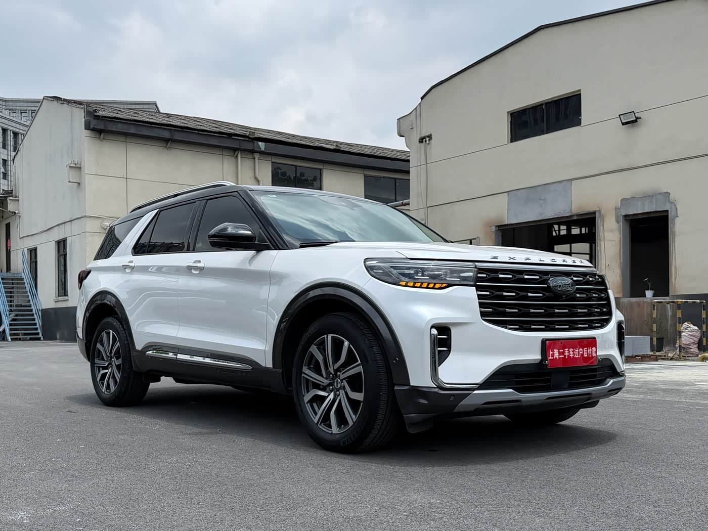 2022 Ford Explorer White, 40,000 km, China export – photo 3