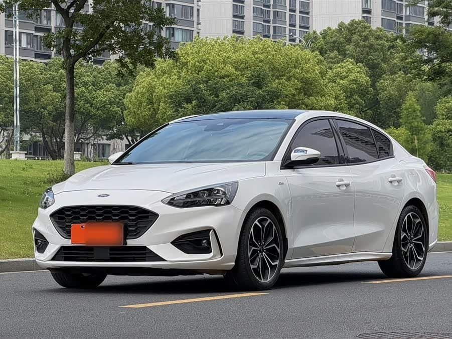 2020 Ford Focus White, 20,200 km, China export – photo 1