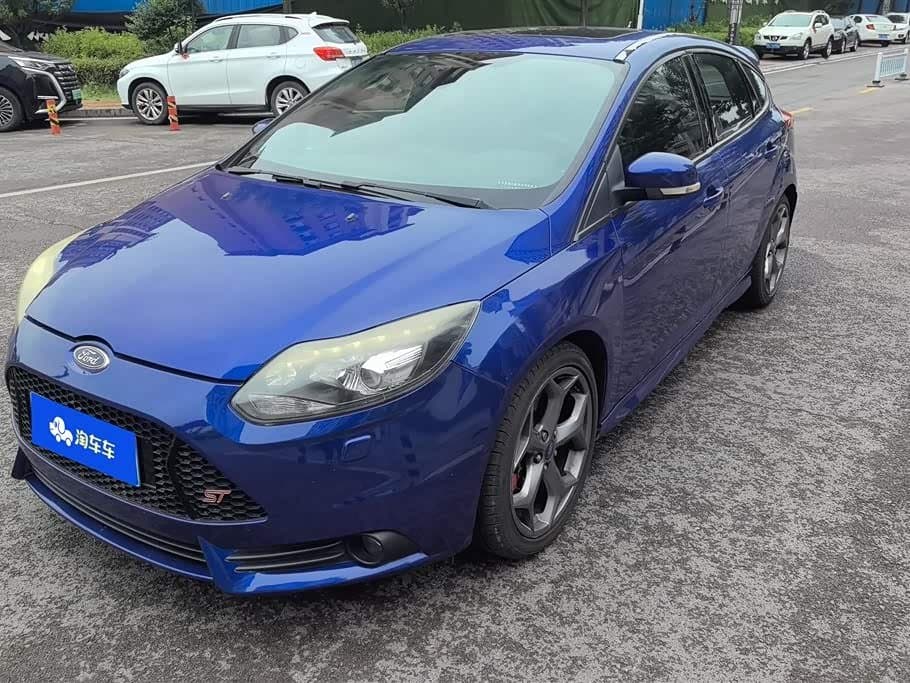 2013 Ford Focus Blue, 89,800 km, China export – photo 1