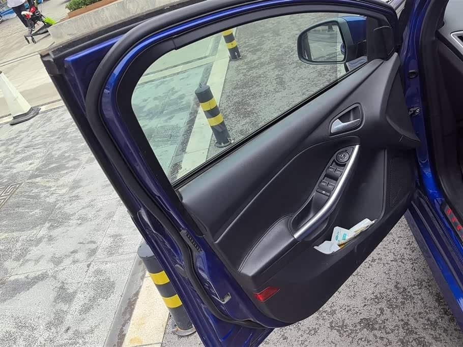 2013 Ford Focus Blue, 89,800 km, China export – photo 7